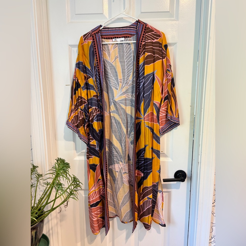 DR2 Leaf Patterned Kimono
